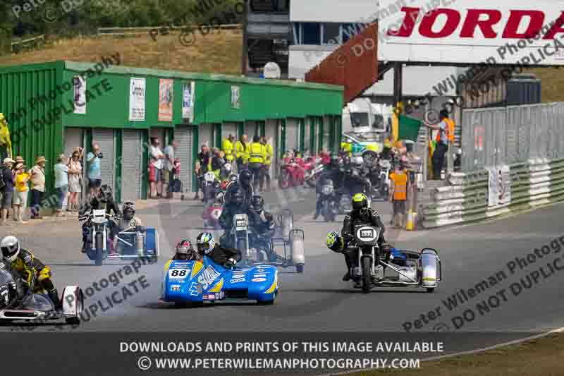 Vintage motorcycle club;eventdigitalimages;mallory park;mallory park trackday photographs;no limits trackdays;peter wileman photography;trackday digital images;trackday photos;vmcc festival 1000 bikes photographs